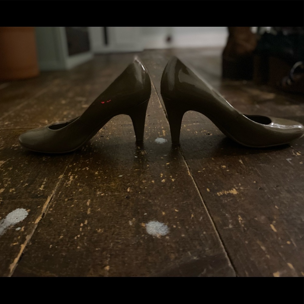 Pumps - Picture 4 of 6